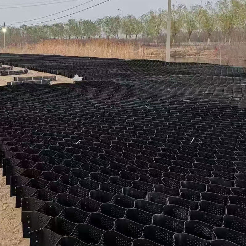 구멍으로 구성된 높은 세포 격리 시스템 Honeycomb HDPE Geocell For Road Foundation 경사 보호 주차장 드라이브 유지 벽