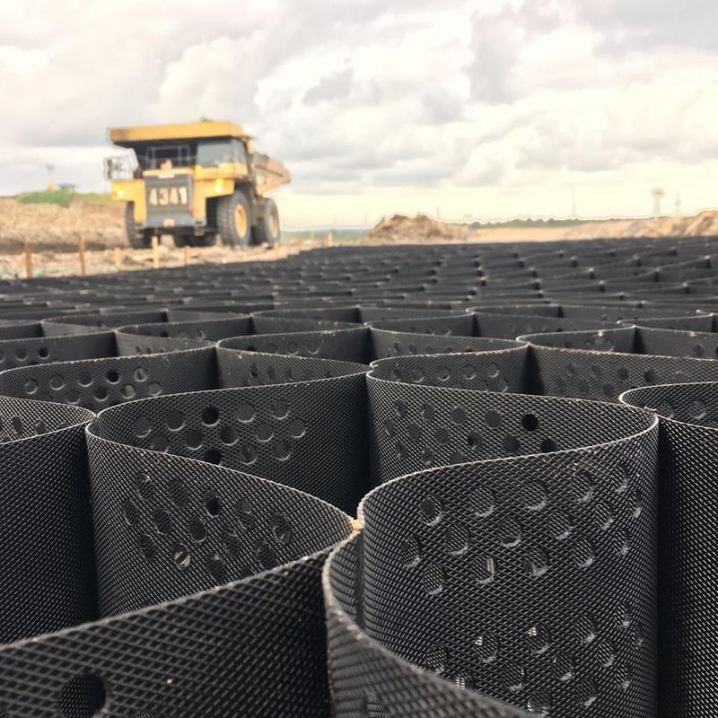 HDPE 플라스틱 지오셀 포장 격자 검은 HDPE 지오셀 부드러운 지하 강화를 위해 저렴한 경사 안정기 도로 건설에서 지오셀